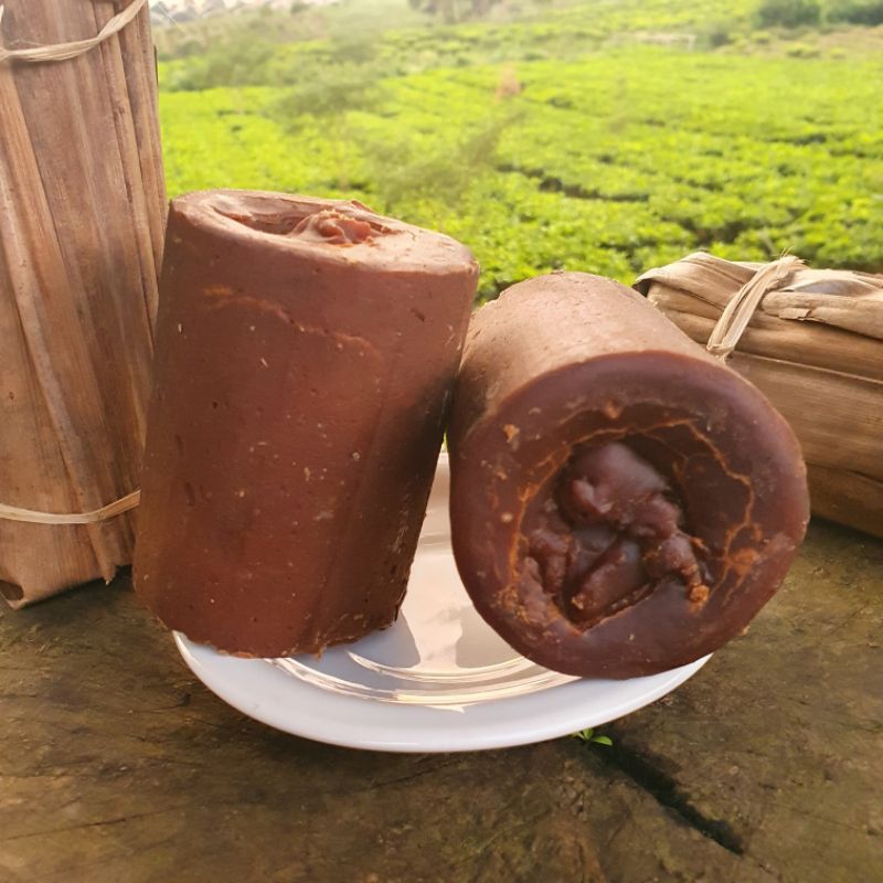 

GULA AREN BUNGKUS DAUN ASLI CIANJUR 1KG