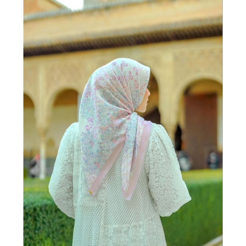 Buttonscarves The Granada series White pink / BIMU Voile square - Majesty