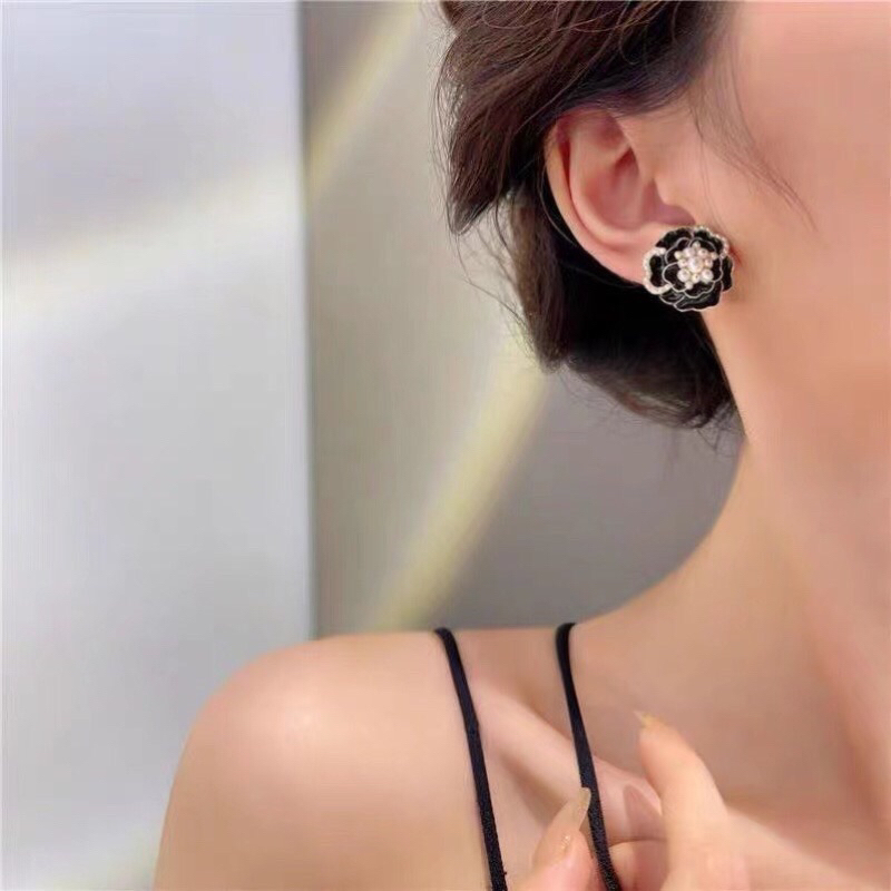 Flowery gold earrings / anting korean