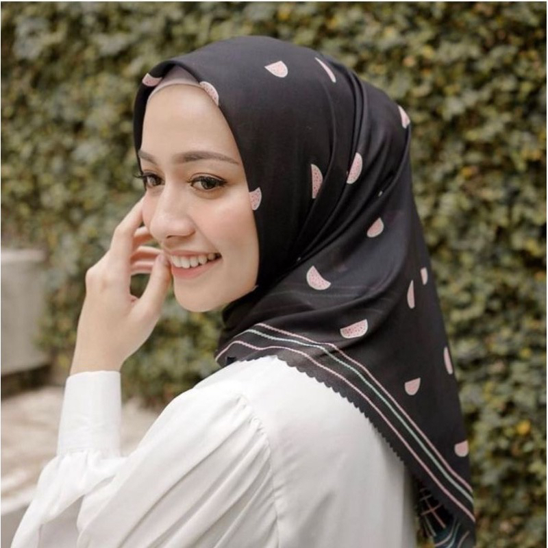 Ceria Scarf (Semangka) Black by Vanilla Hijab PL