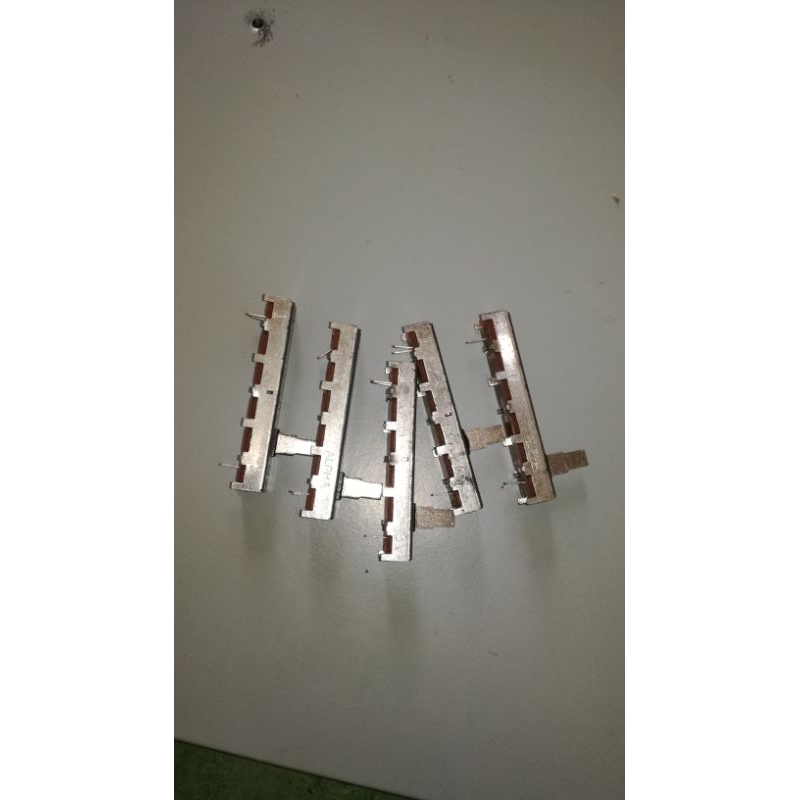 Potensiometer potensio volume mono KN2600 KN2400 KN 1400