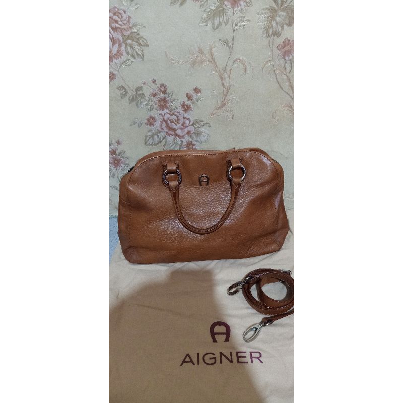 Preloved Aigner nappa leather bag