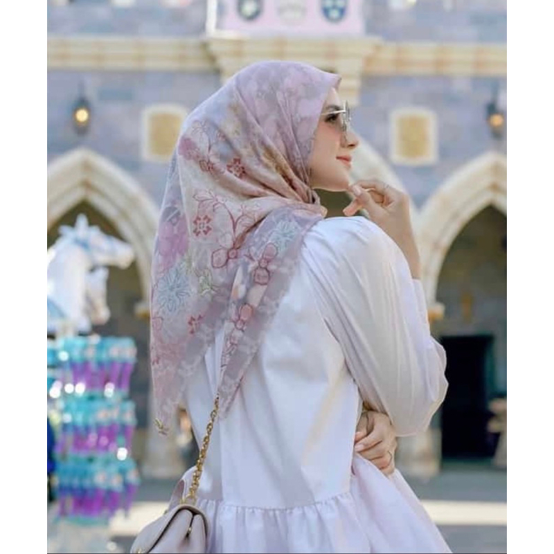 THE DREAM PARK VIOLA BUTTONSCARVES