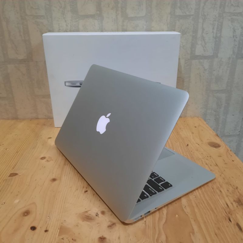 Macbook Air 13 inch 2017 intel Cor i5 FULLSET Ram 8GB SSD 128GB MULUS KEYBOARD BACKLIGHT SUPER SLIM