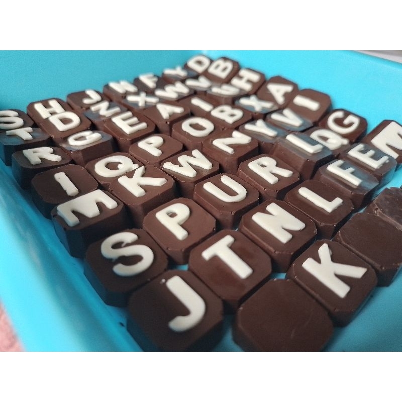 

coklat karakter alphabet isi 60pcs berat 260-270gram