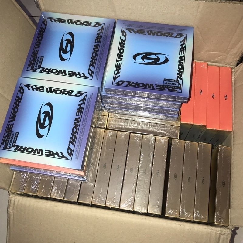 ALBUM ATEEZ WORLD EP 1