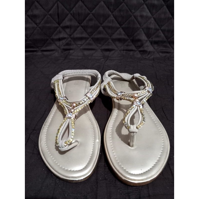 preloved sendal wanita