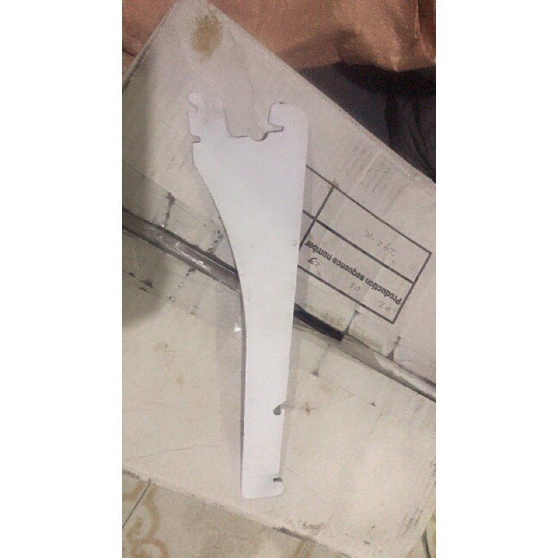 breket rak mini market 28cm