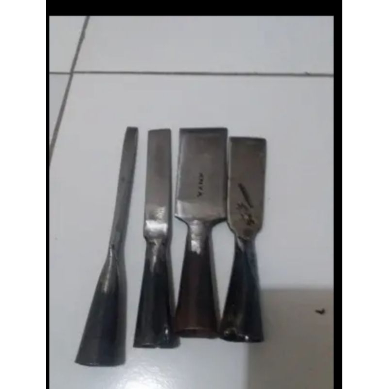 pahat kayu 1 set 4 ukuran bahan baja isi(4 pcs)