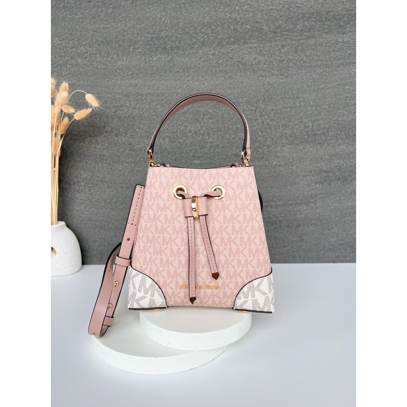 MICHAEL KORS MERCER GALLERY BUCKET BAG EXTRA SMALL MULTICOLOR PINK