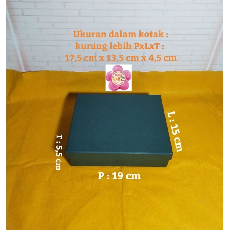 

Box Kotak Bingkisan Kemasan Souvenir Gift Box Hard Box
