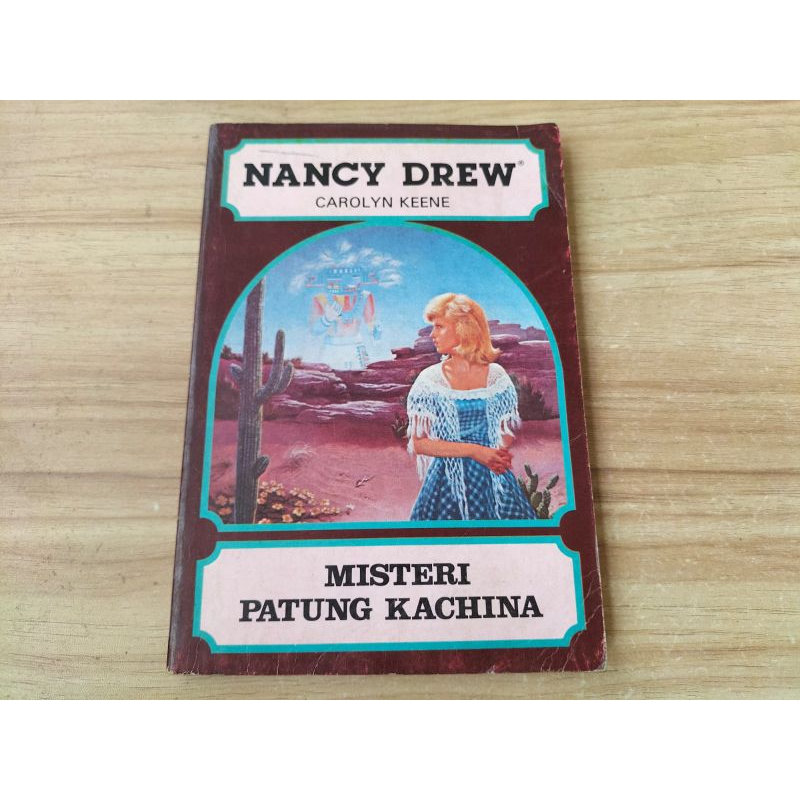 Novel Nancy Drew Misteri Patung Kachina, karya Carolyn Keene