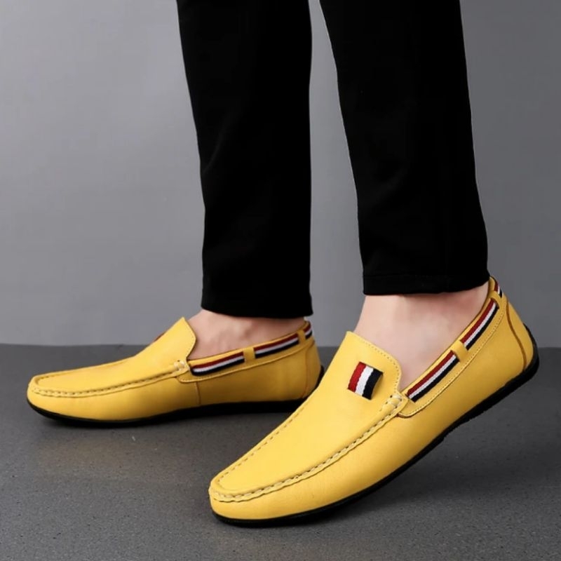 sepatu pria sepatu slop pria sepatu slip on pria sepatu perawat pria sepatu keren pria sepatu baru pria sepatu murah pria sepatu hitam pria sepatu putih pria