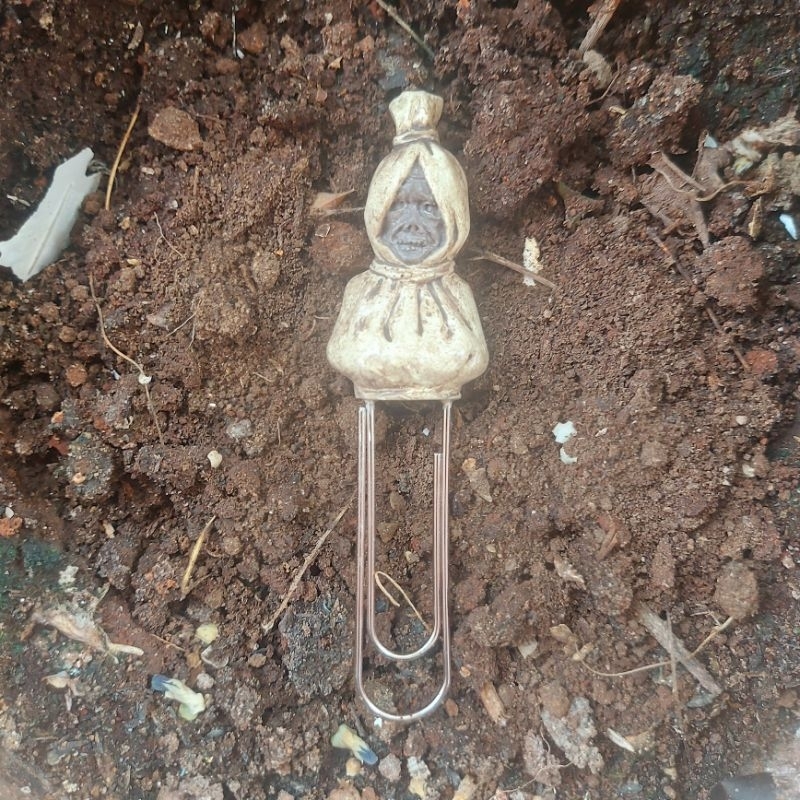 

resin bookmark jumbo paperclip / pembatas buku resin dengan paper klip jumbo POCONG