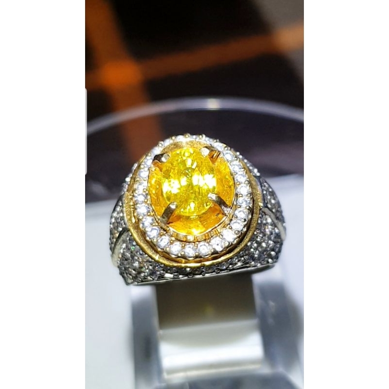 Natural yellow sphene