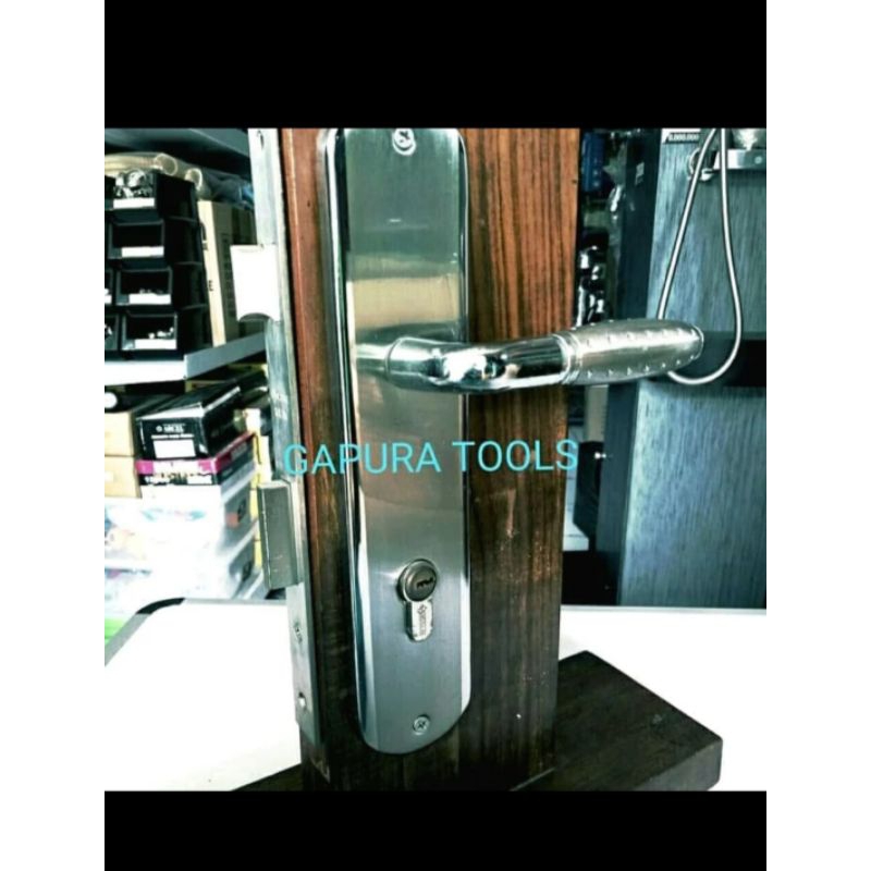 Kunci Pintu / Kunci Pintu Besar /Handle Pintu Besar 1 Set Komplit.
