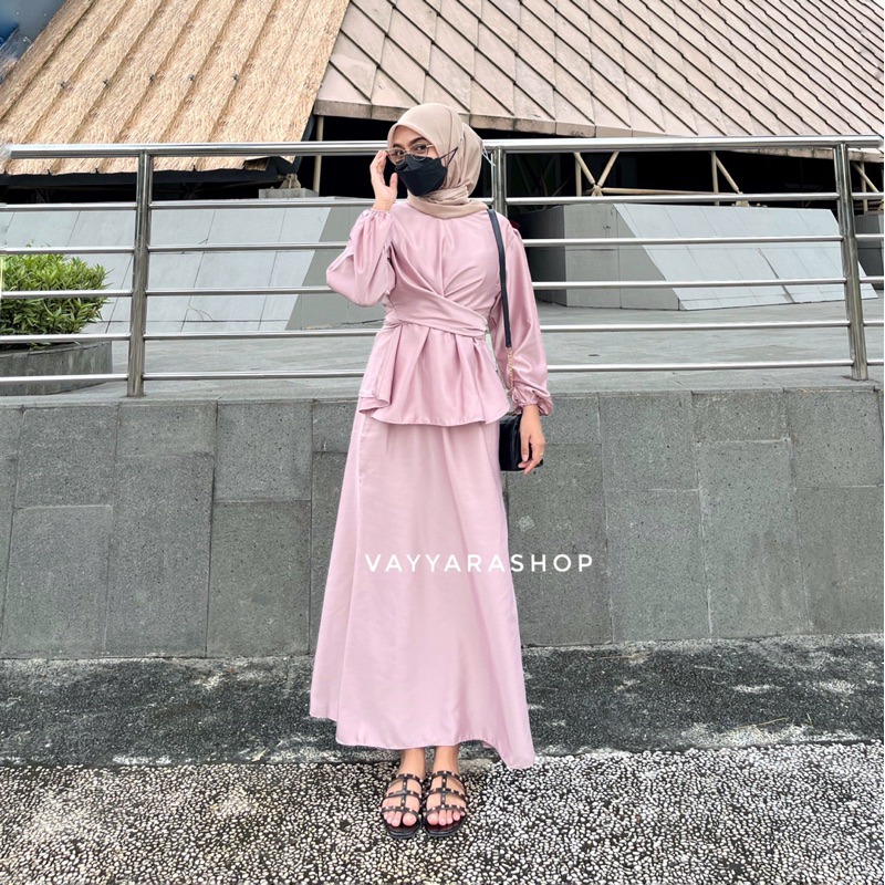 vayyara Clara One Set Satin Silk Premium