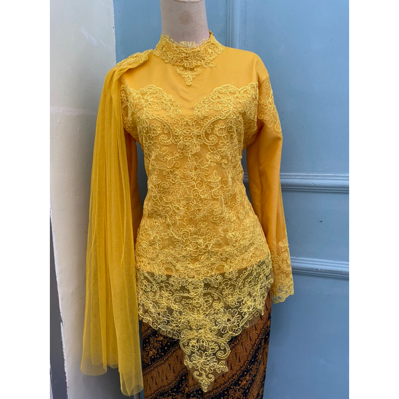 kebaya wanita kancing belakang/kebaya wisuda/kebaya sayap pundak/kebaya ibu besan