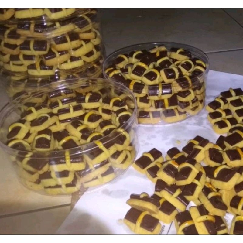 

STIK COKLAT PREMIUM | KUE LEBARAN