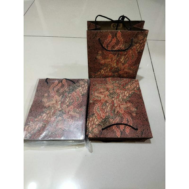 

paper bag motif batik /shoping bag/tas kertas uk 15x18 x 8