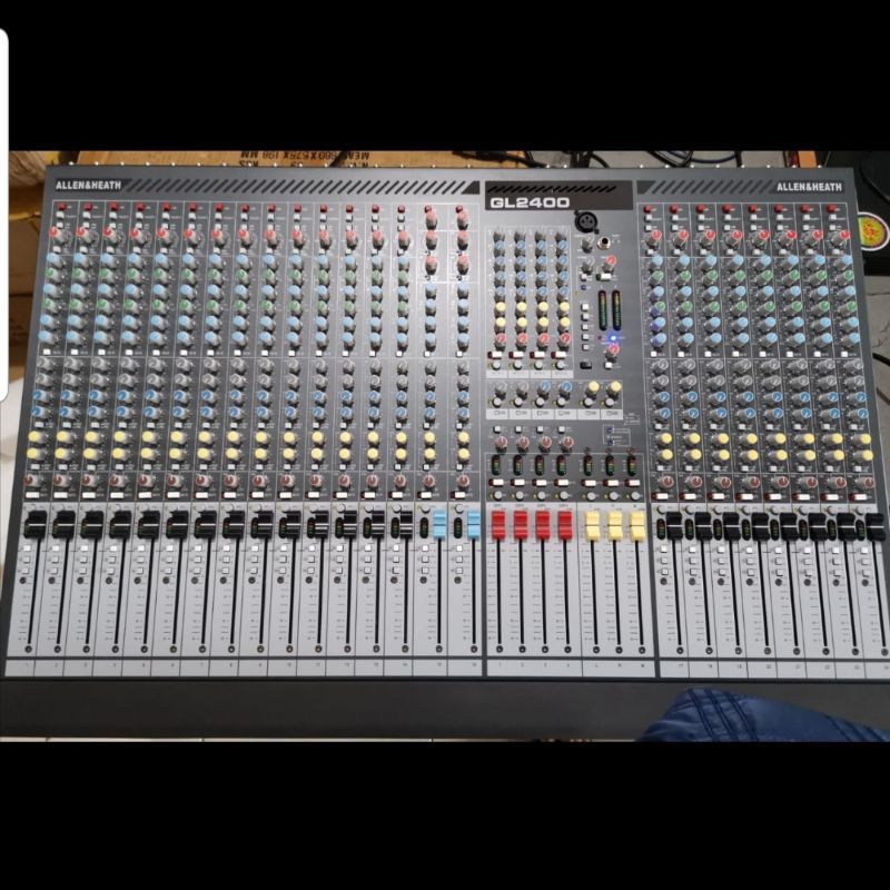 MIXER AUDIO ALLEN&HEATH GL2400 24CHANNEL /GL2400 24 CHANNEL (GRADEA)