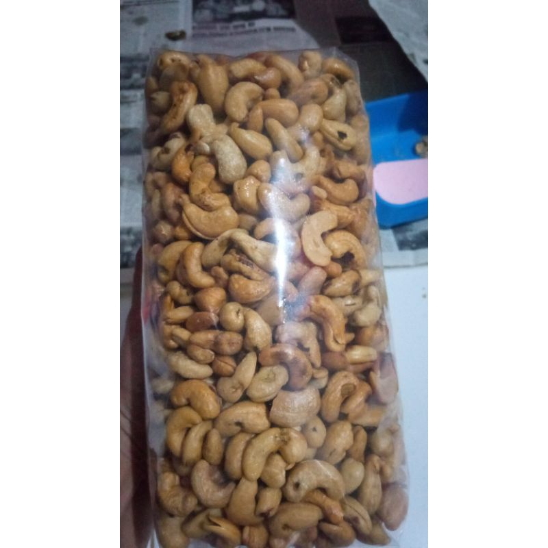 

kacang mede utuh