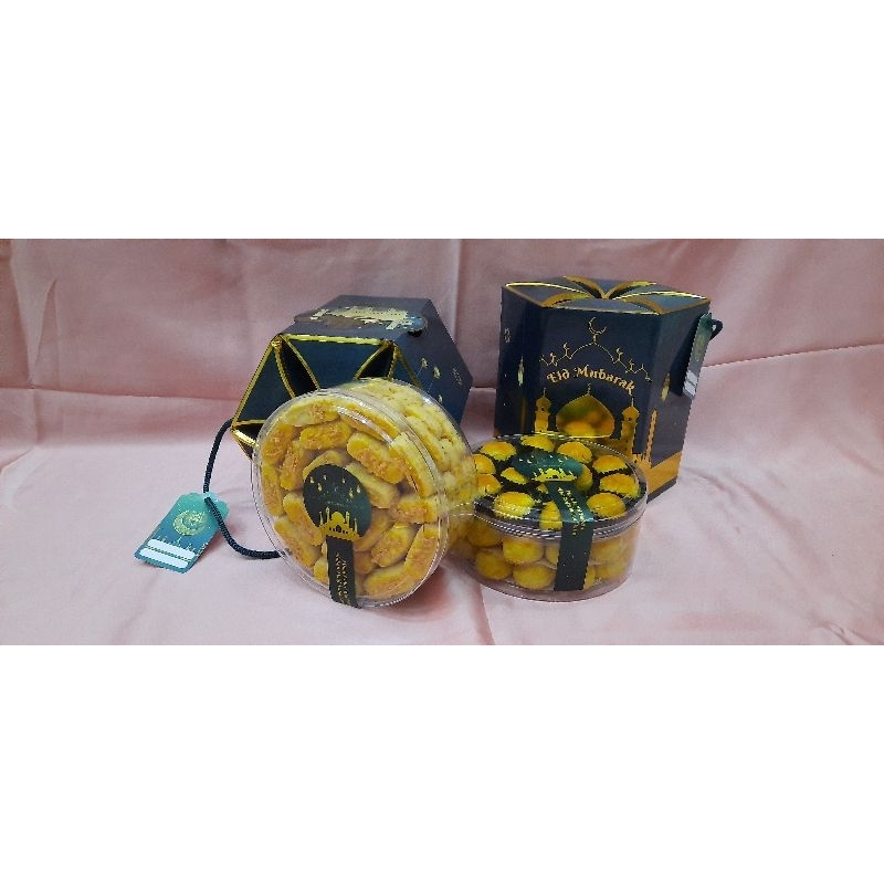 

Hampers isi 2 Toples Cookies 500gr - Kastengel + Nastar