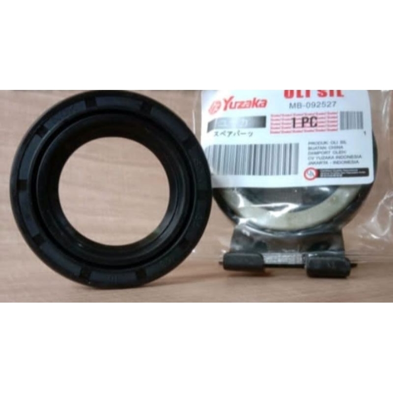 OIL SEAL RODA BELAKANG BAGIAN DALAM DAN BAGIAN LUAR L300 COLT T120