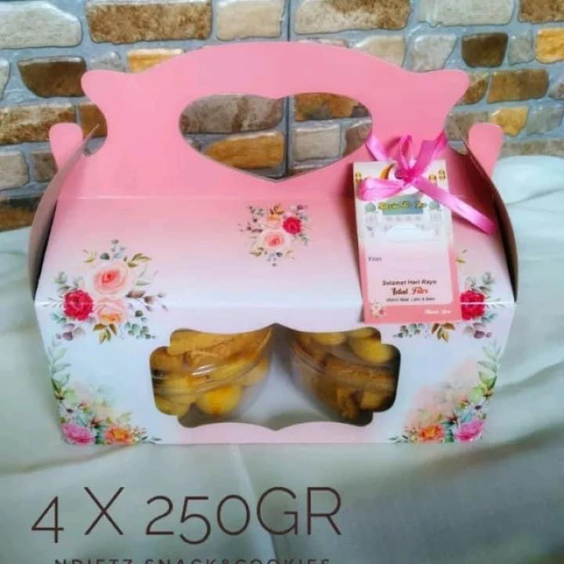 

PAKET HAMPERS KUE LEBARAN ISI 4