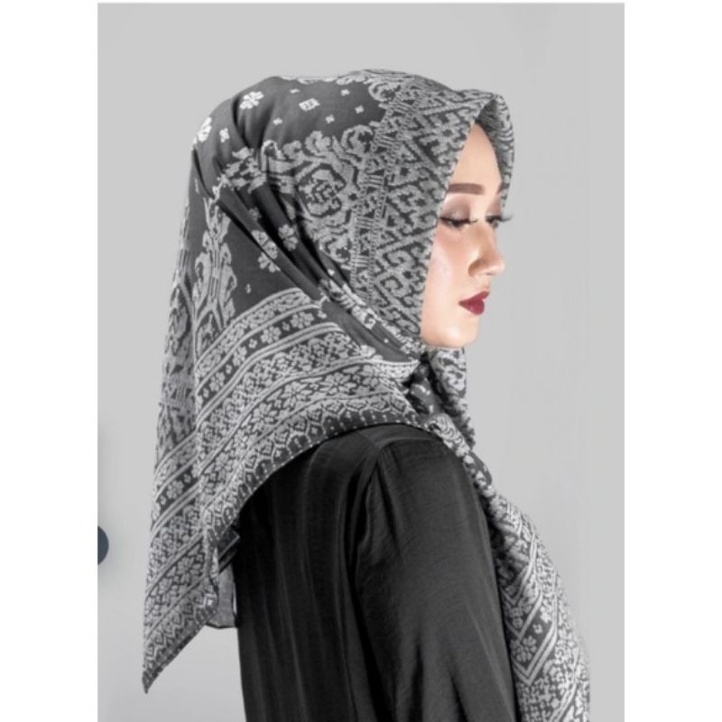 Dian pelangi studio preloved