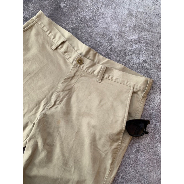 Celana/ jeans/ chino/ selvedge/ casual/ thrifting/ thriftshop/ Uniqlo khakis