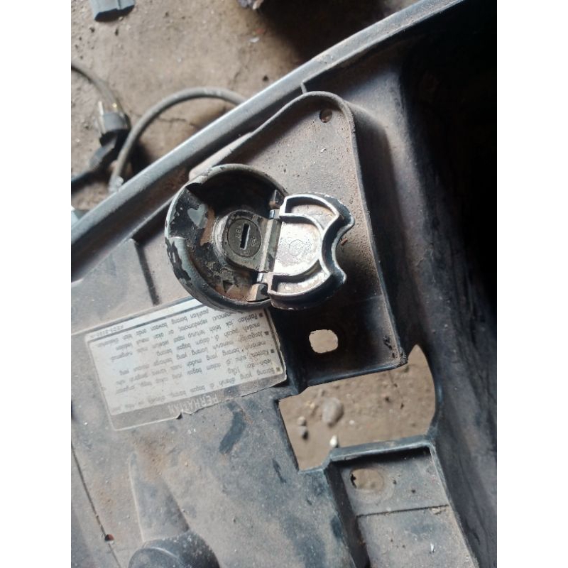 tutup tangki Kymco metica tusbol tangki belakang