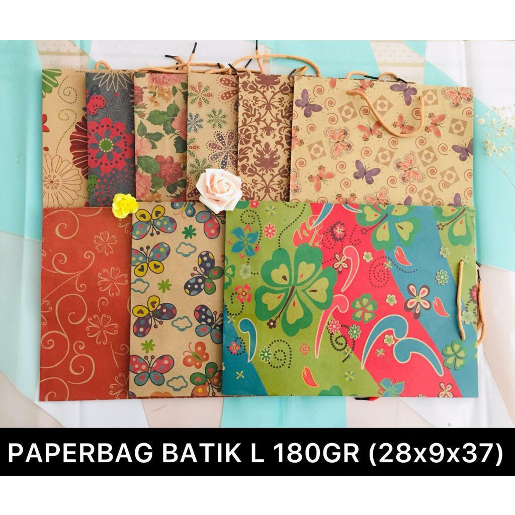 

PAPER BAG / TAS KERTAS KADO / TAS SOUVENIR MOTIF BATIK UKURAN L 180 GR (28 x 9 x 36 CM)