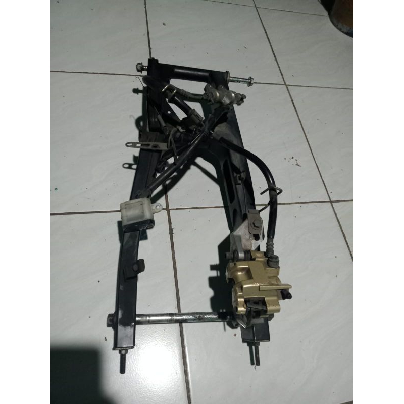 Swing arm+pengereman vixion nvl nva original