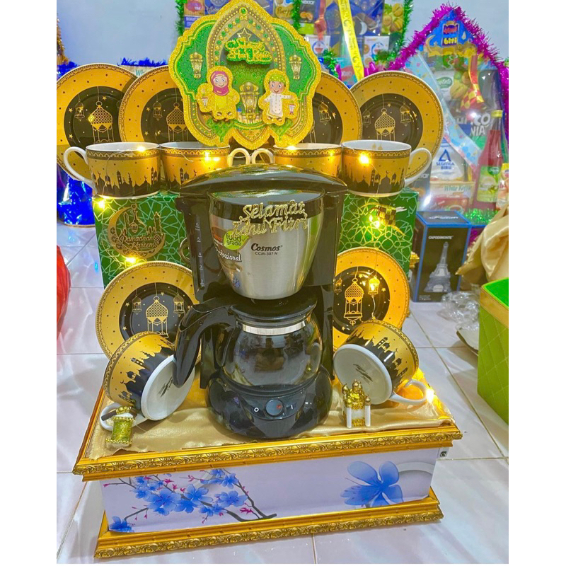 

HAMPERS PARCEL IDUL FITRI LEBARAN PECAH BELAH MIX COFFEE MAKER