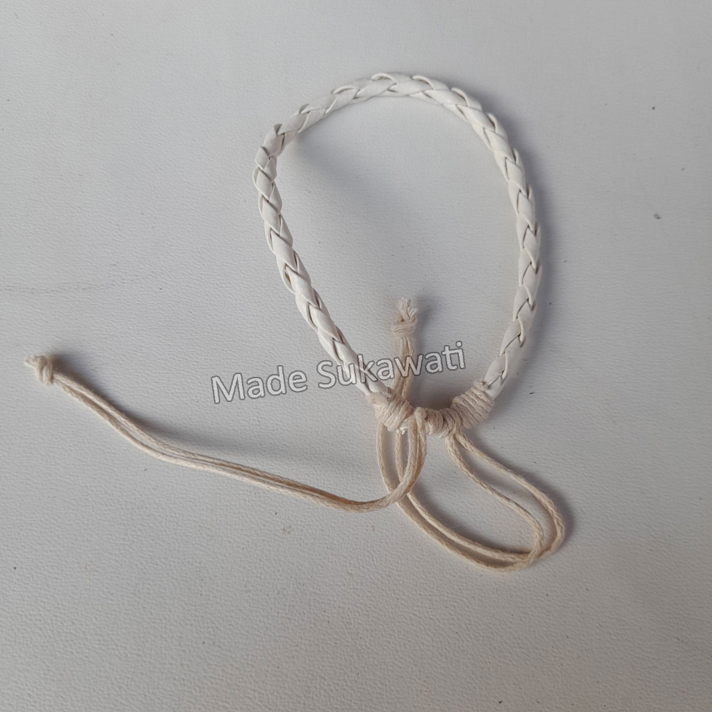 Gelang kulit lilit tali