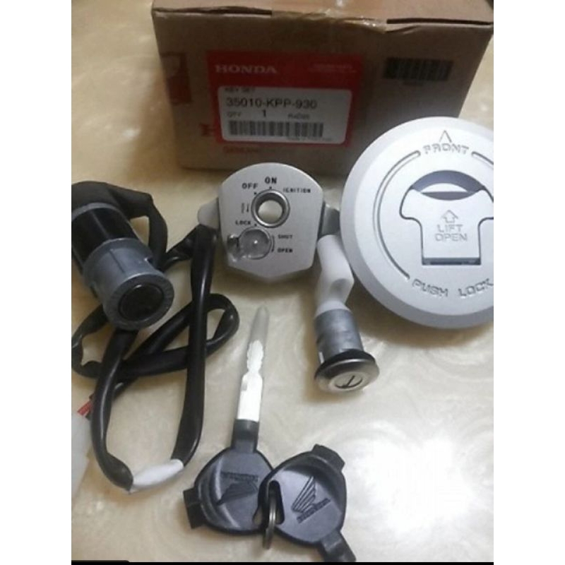 Kunci Kontak Kunci Set Cbr 150 old Karburator Thailand Original key set Cbr 150 old Thailand