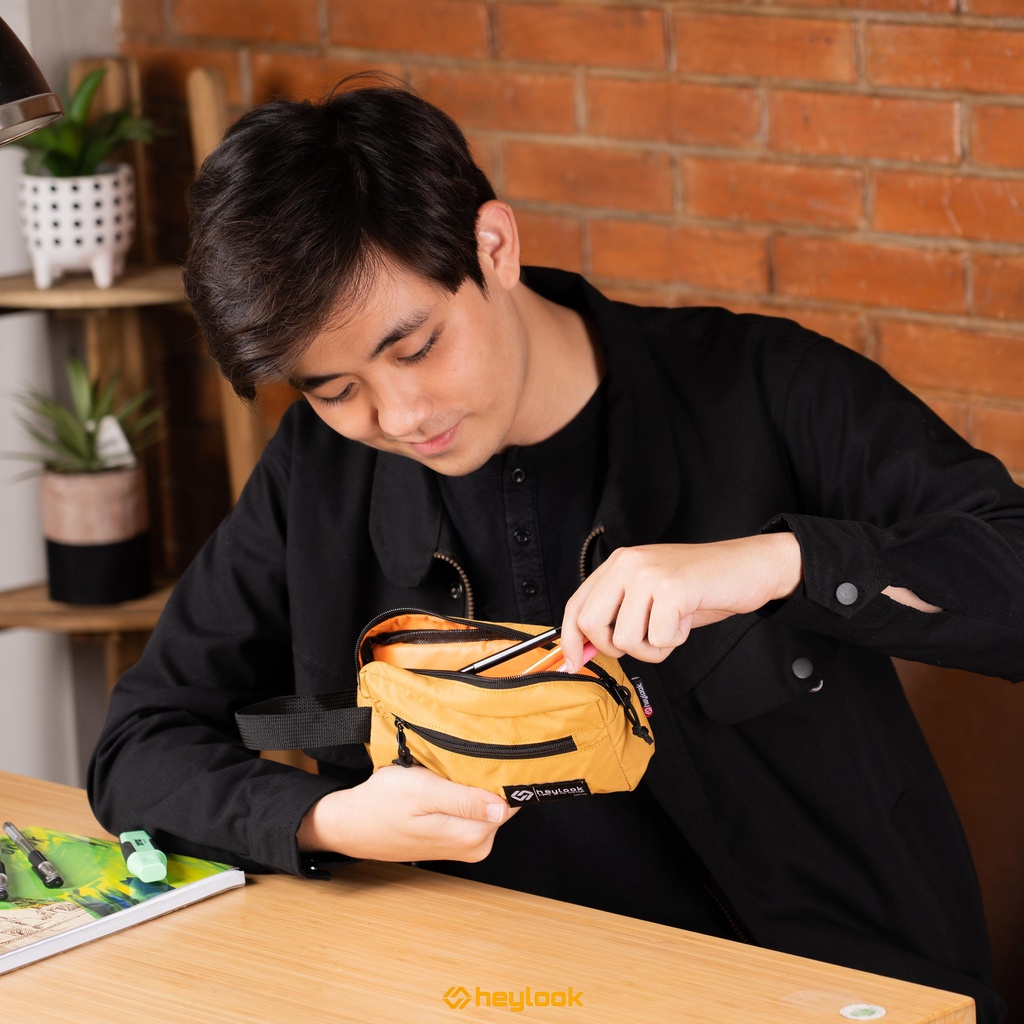 

Pencil Case Kotak Tempat Pensil Alat Tulis Sekolah Kuliah Kerja Kantor Pouch Tempat ATK - Yellow