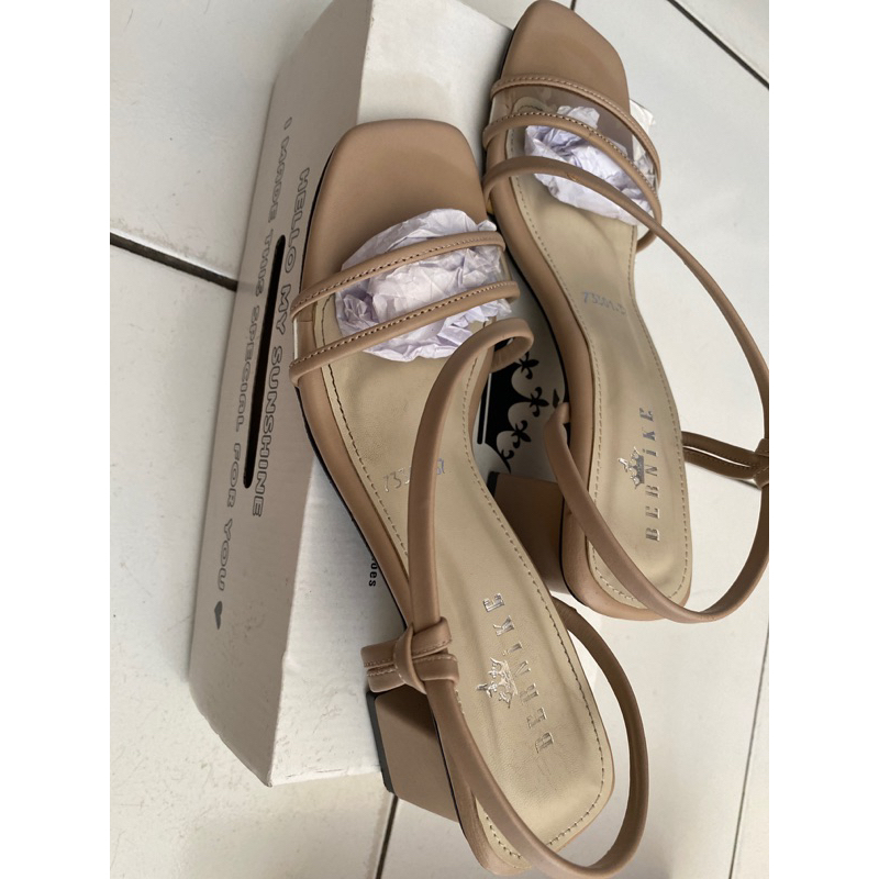 Heel kotak Bernike size 37 Preloved
