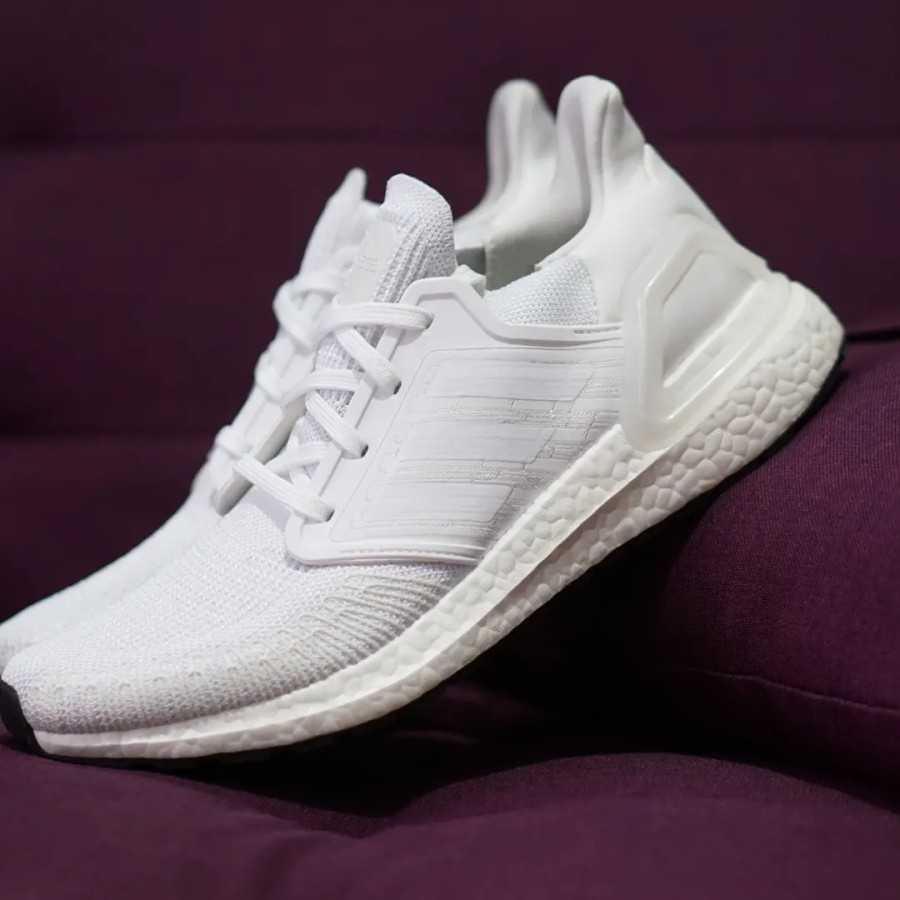 ORIGINAL Adidas Ultraboost Putih White Sepatu Pria Lari Casual BNIB