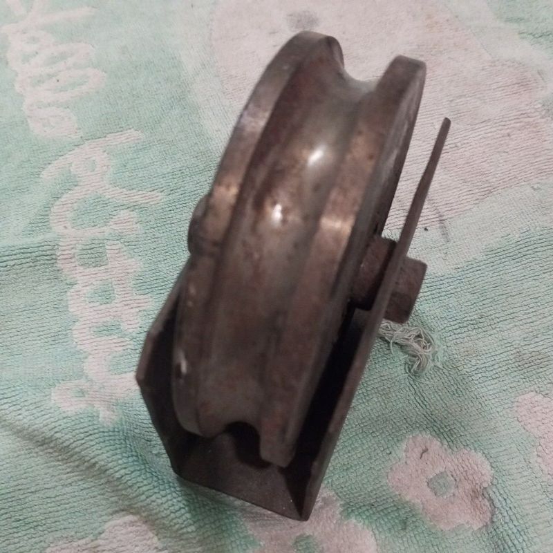 Roda Pintu Pagar Gerbang Besi Bubut As 5 Inch Rel U Bulat