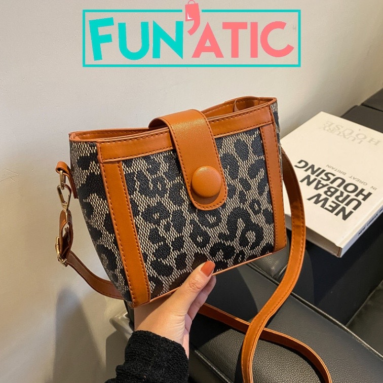 Funatic Tas Selempang Leopard Wanita Import Lucu Kekinian Fashion Korea FA1111