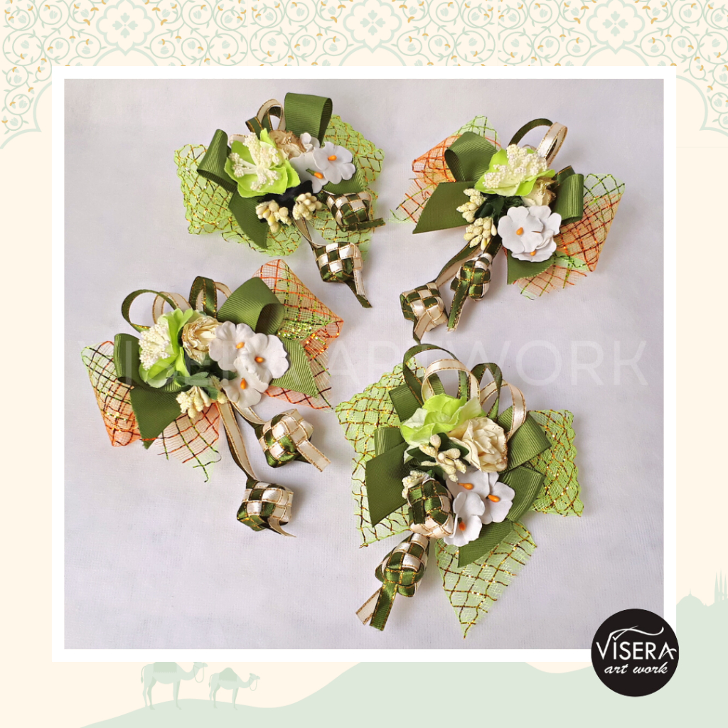 

Gold Streaks Ketupat Bow with Flowers in Royal Green Handmade Eid Ornament Ornamen Pita Idul Fitri Handmade Pita Hampers, Hiasan Parsel, Bingkisan, Hadiah Lebaran