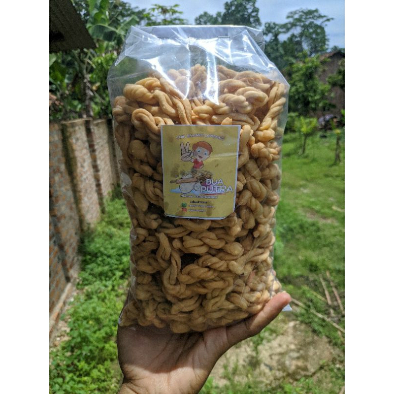 

Untir Untir kriuk original Mentega Dua Putra Khas Lampung