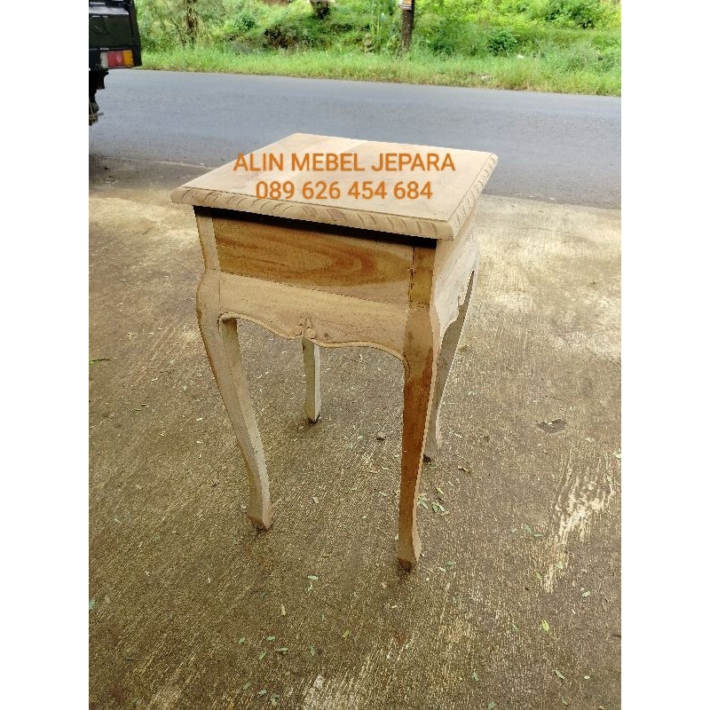 MEJA BUNGA KOTAK , MEJA SUDUT