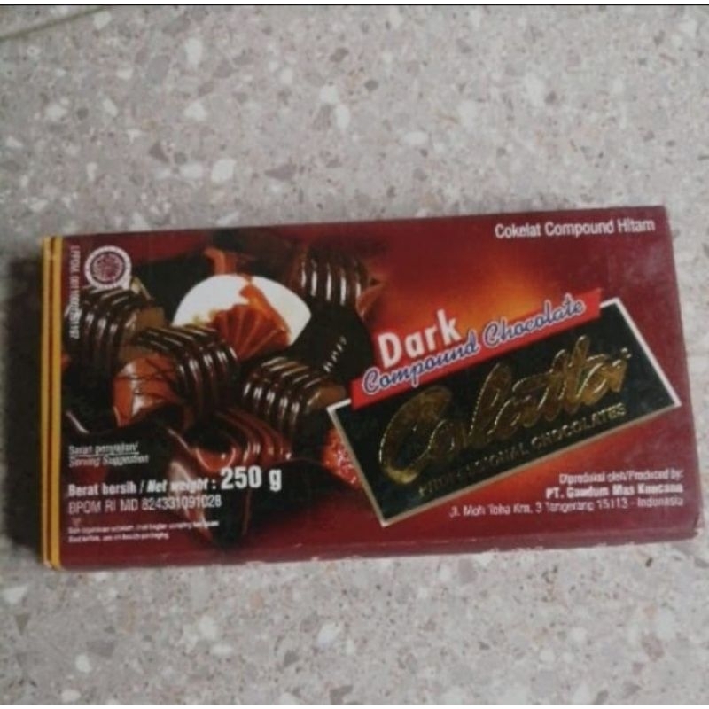 

Colatta Dark 250gr cokelat batang