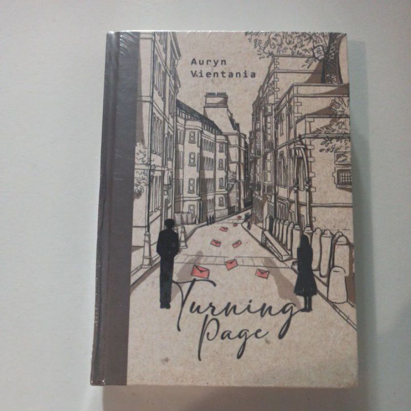 READY Turning Page by Auryn Vientania Hanya buku Hard Cover