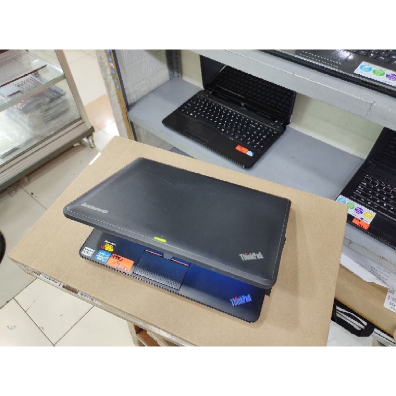 Notebook Lenovo ThinkPad X131e Core i3 RAM 4GB HDD 320GB Mulus
