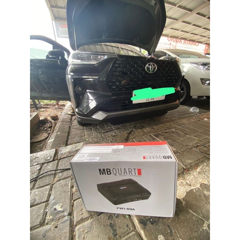 SUBWOOFER AKTIF KOLONG MBQUART 8IN