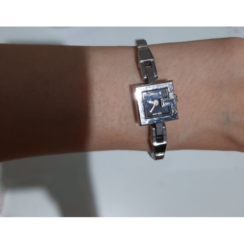 Jam Tangan wanita Gucci Original watch second Preloved